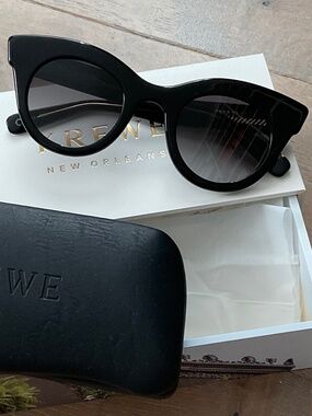 NEW KREWE Olivia Black/Black/Crystal Sunglasses w/Box